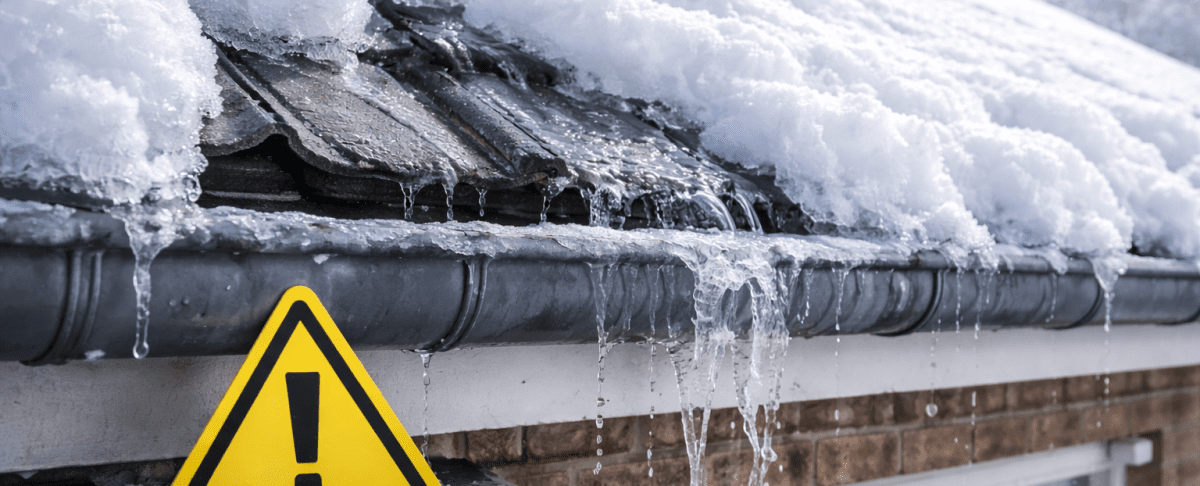 Sneeuw op je dak? Zo voorkom je een lekkage